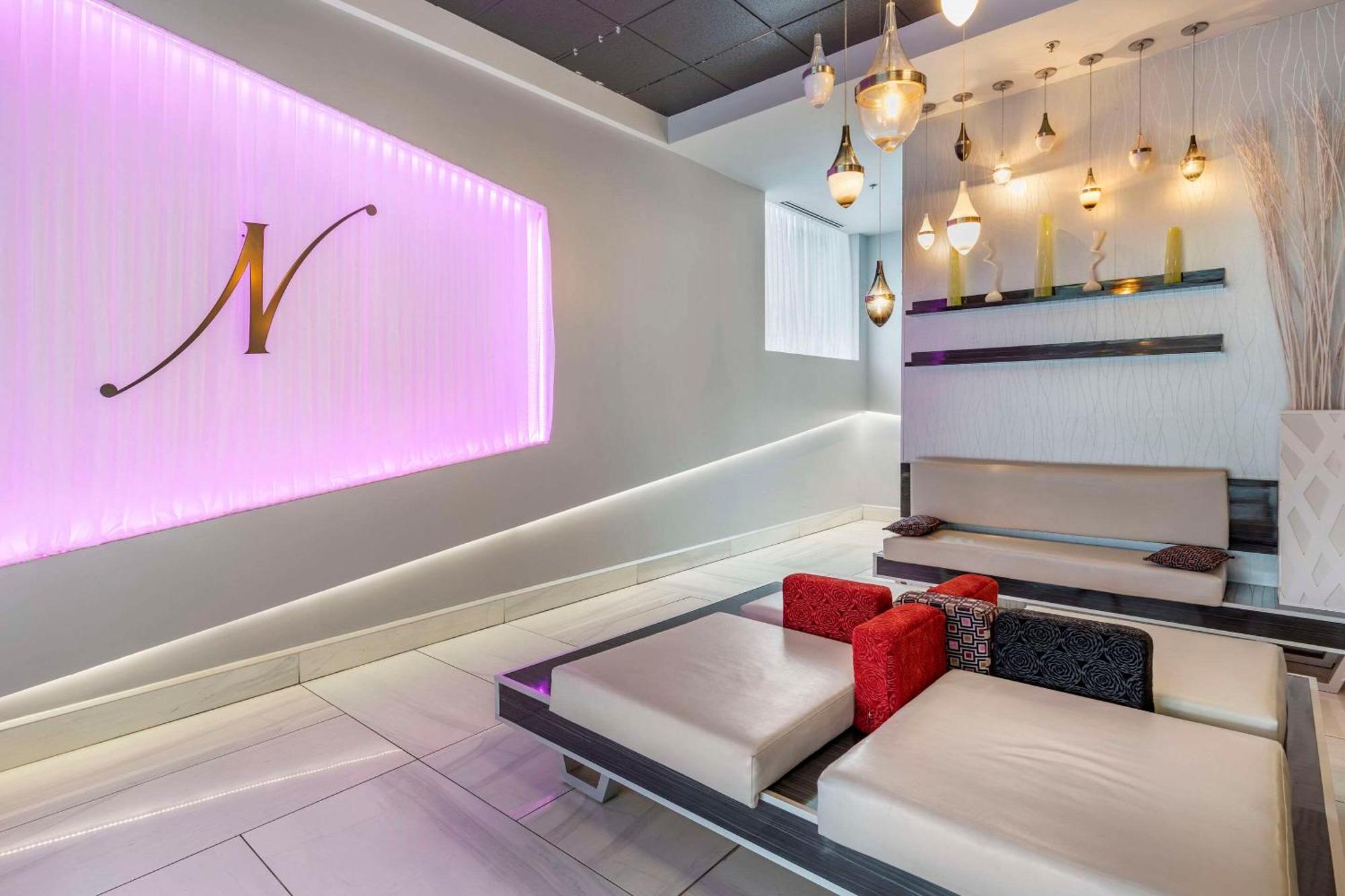 Le Noranda Hotel & Spa, Ascend Hotel Collection Rouyn Exterior foto
