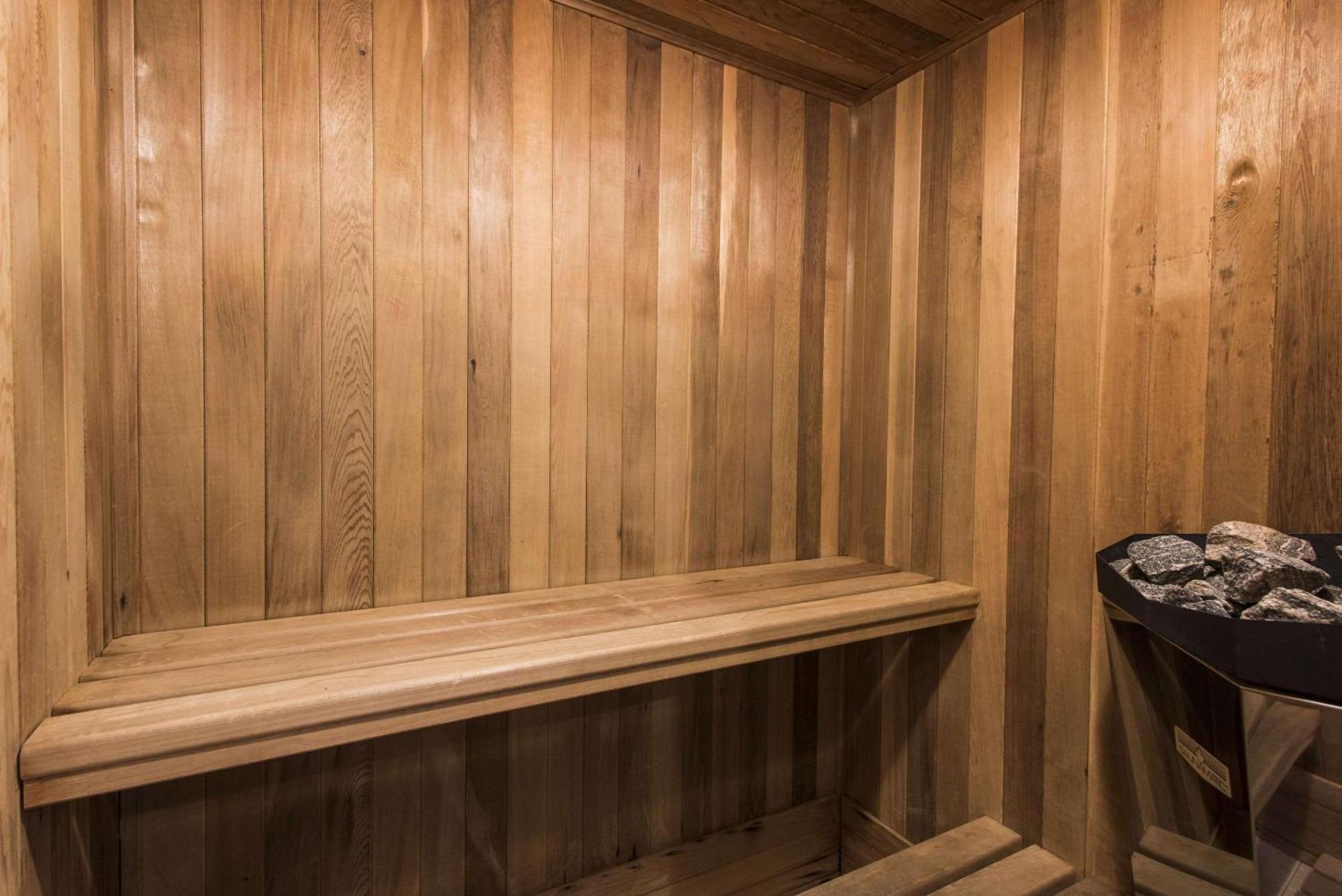 Le Noranda Hotel & Spa, Ascend Hotel Collection Rouyn Exterior foto