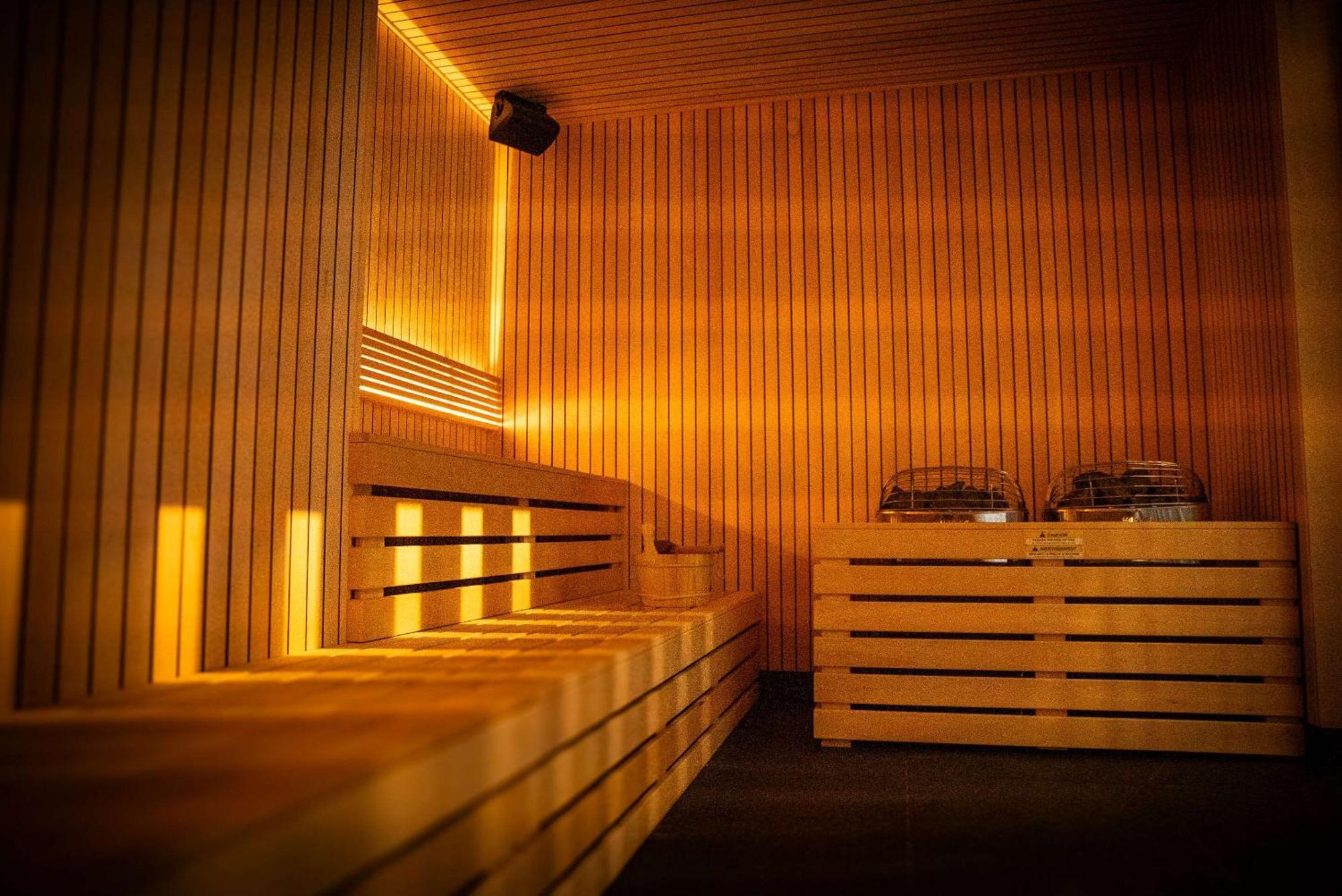 Le Noranda Hotel & Spa, Ascend Hotel Collection Rouyn Exterior foto